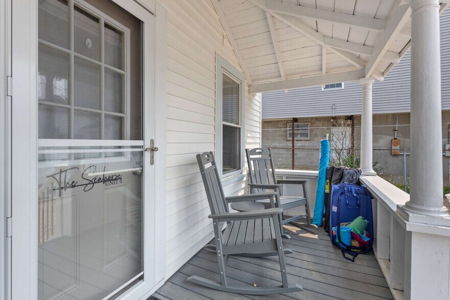 Building Photo - 2 Island Path