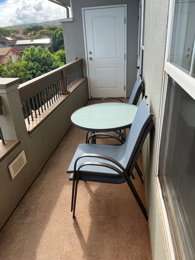 Building Photo - Top-Floor Ocean View Condo Across from the Beach | Furnished 2BR + Central A/C