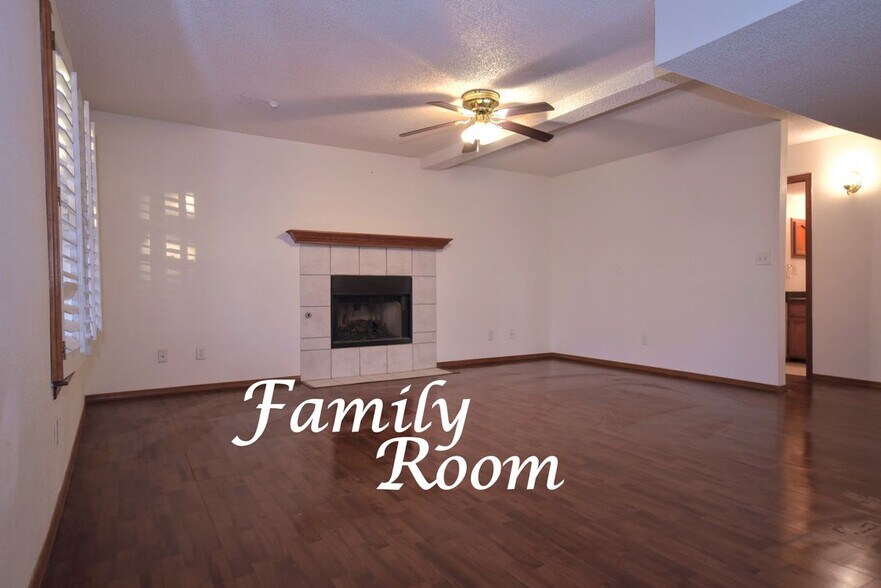 Building Photo - 12484 Tierra Espada Dr