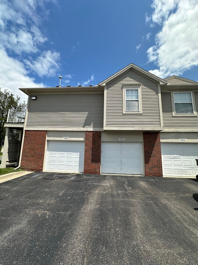 Building Photo - 15312 Yale Dr