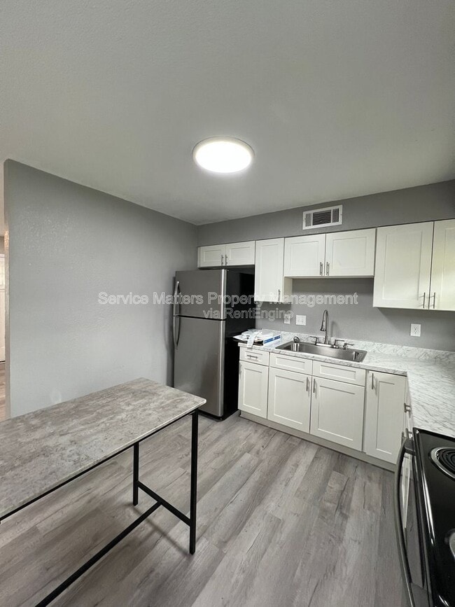 Building Photo - 3747 Berryhill Rd