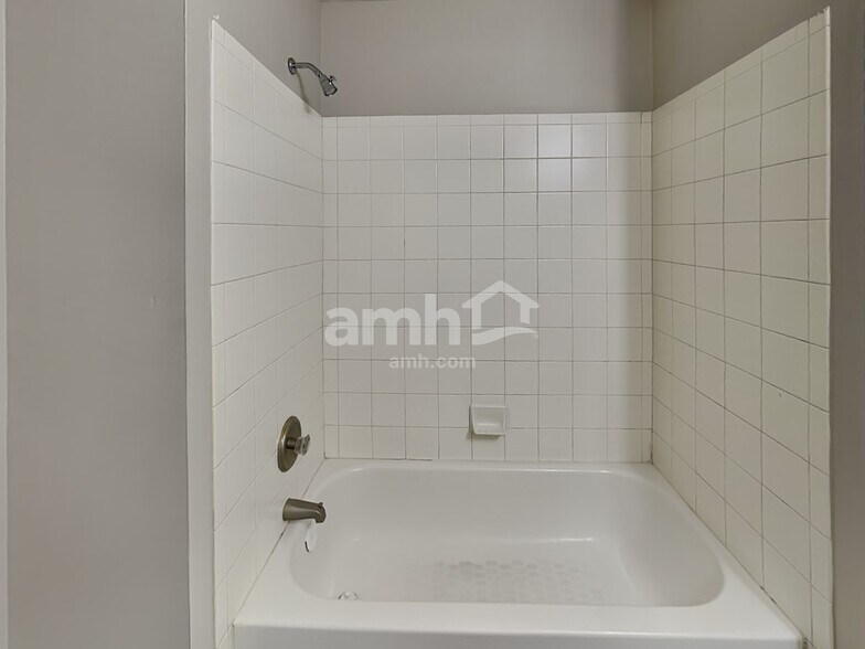 Building Photo - 3629 Arklow Rd