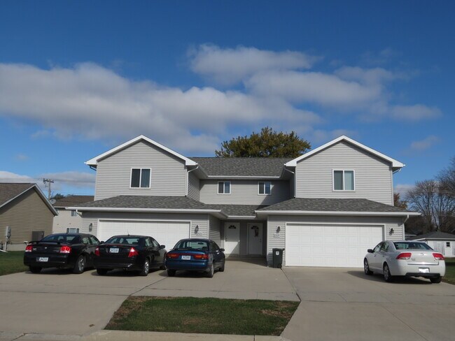 Building Photo - 1521 Springbrook Dr