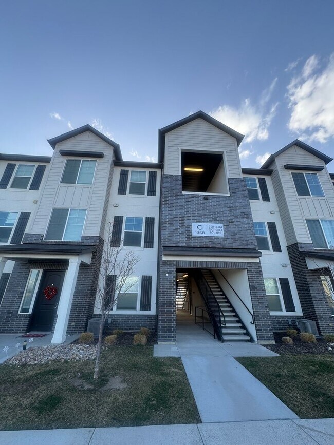 Building Photo - 1958 N 3330 W