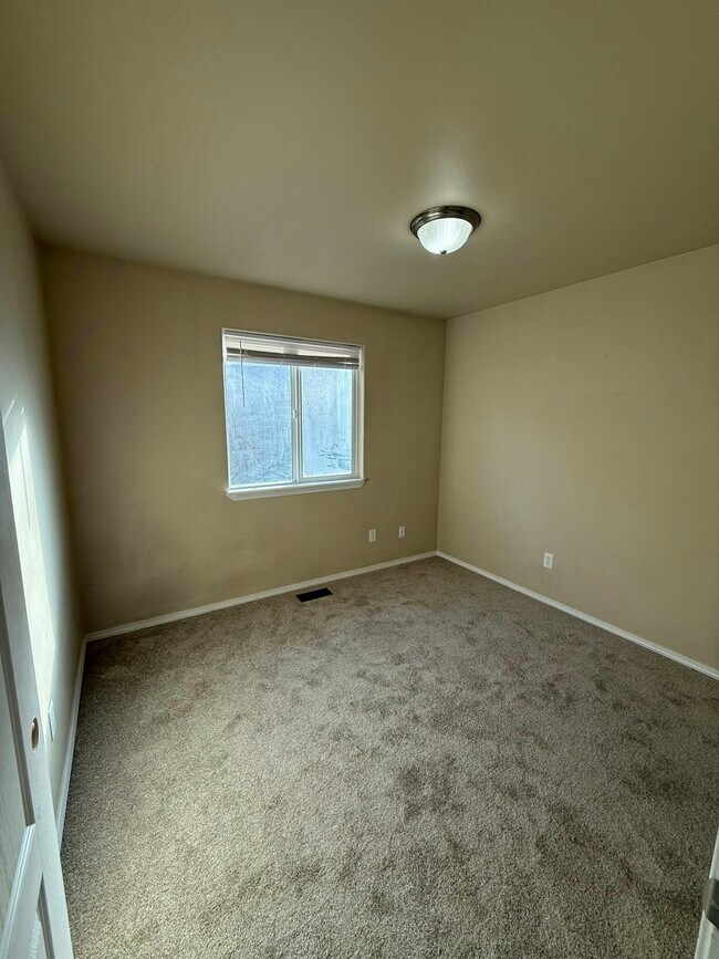 Building Photo - 5844 S Staaten Ave