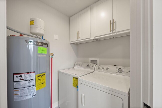 Building Photo - B2 Nasim Way