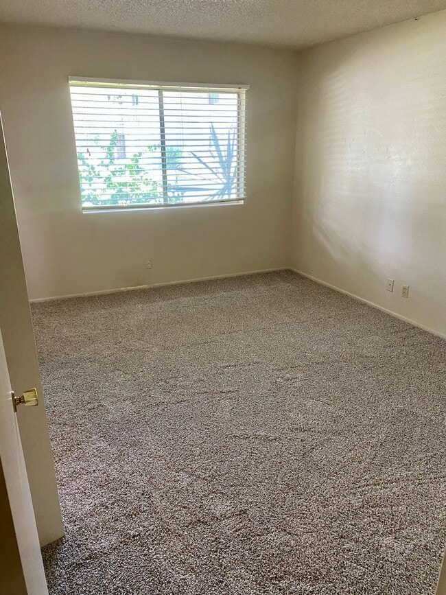 Building Photo - 2 Bedroom 2 Bathroom in Central Phoenix