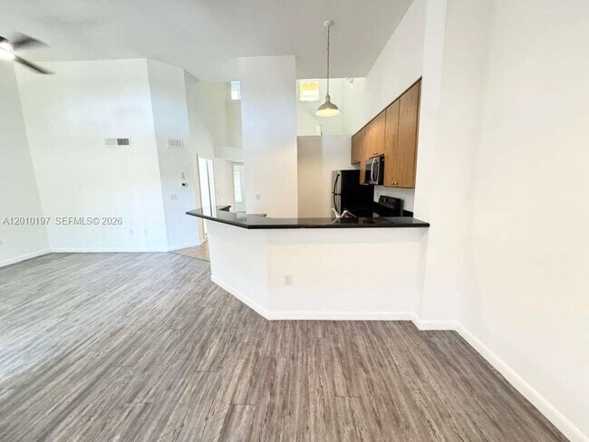 Building Photo - 4767 Via Palm Lakes