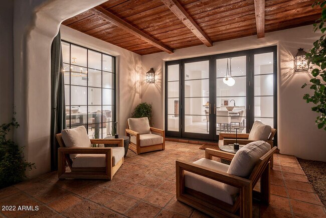 Building Photo - 6723 N Desert Fairways Dr