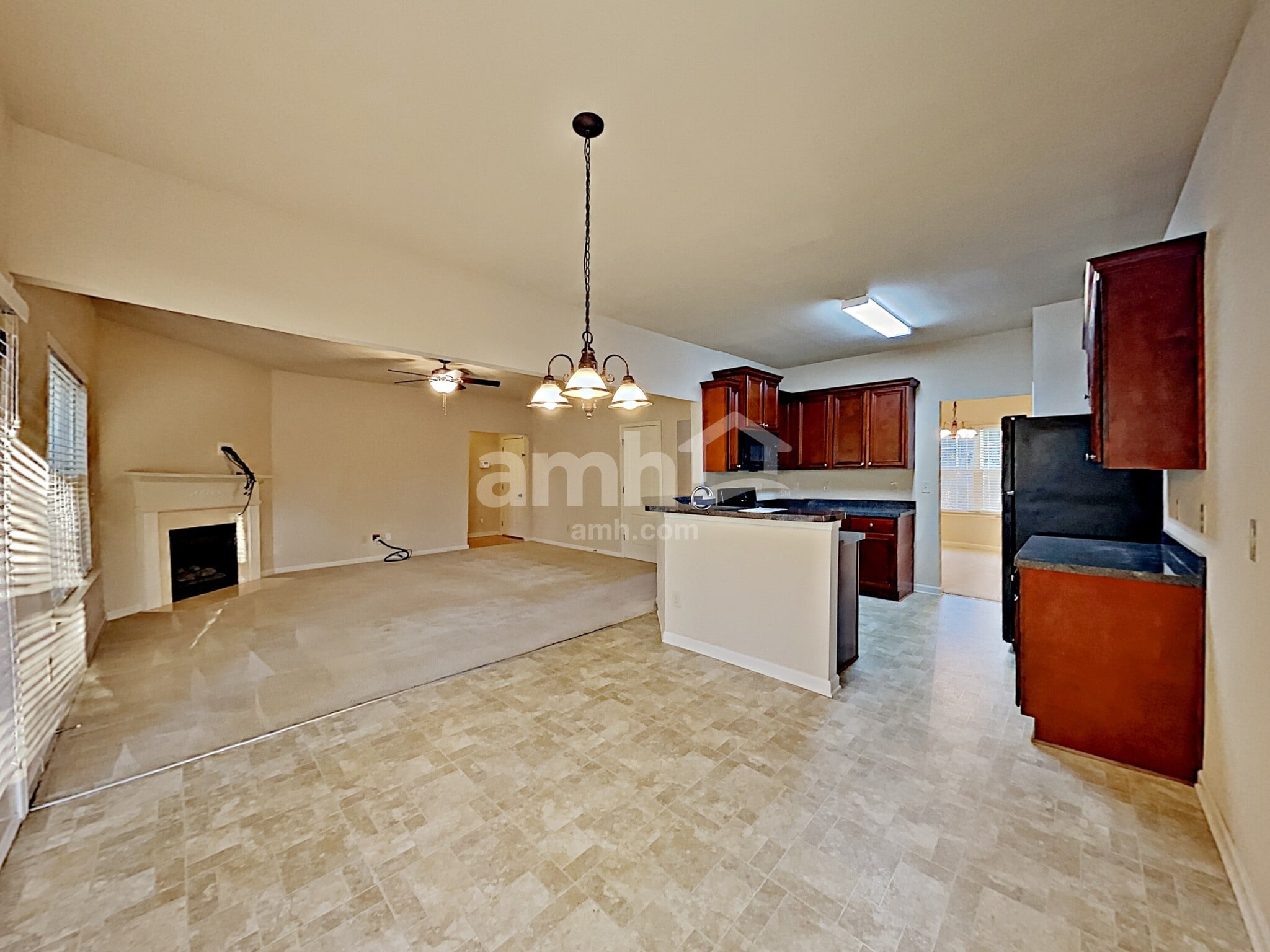 Building Photo - 3840 Aspen Springs