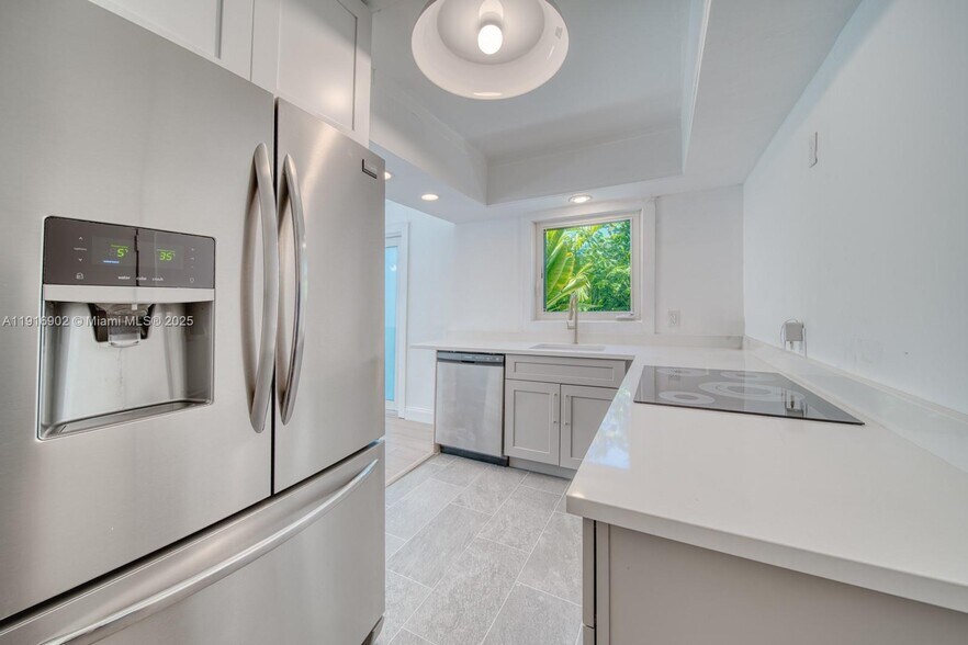 Primary Photo - 845 NE 119th St