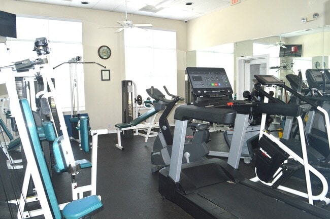 Building Photo - 8370 Wingate Dr