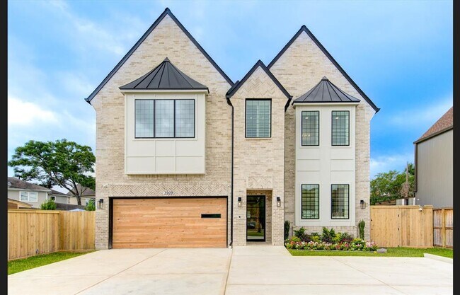 Building Photo - 3909 Ella Blvd