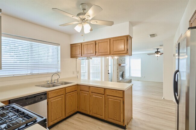 Building Photo - 188 N Golden Arrow Cir