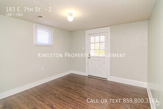 Building Photo - Adorable 1 bedroom Now Available !!! 1/2 o...