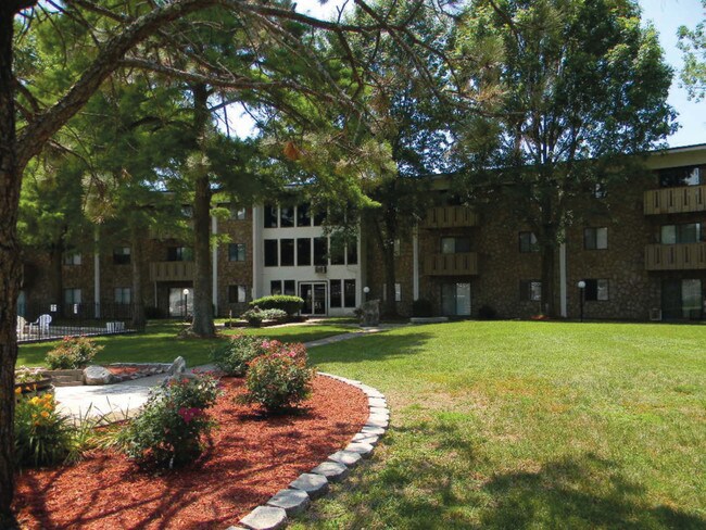 Columns Iv Springfield Mo Apartment Finder Building Photo Columns Iv