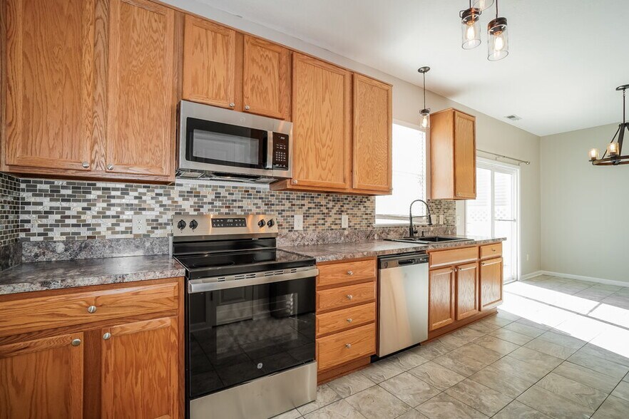 Building Photo - 7175 Normanton Dr