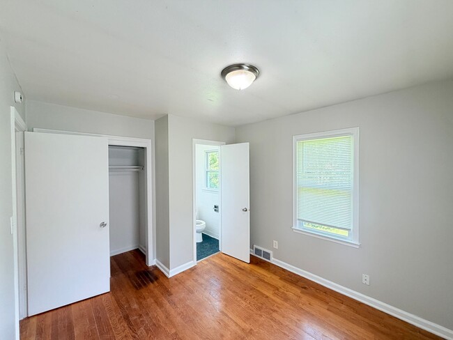 Building Photo - 5403 Booth Ave
