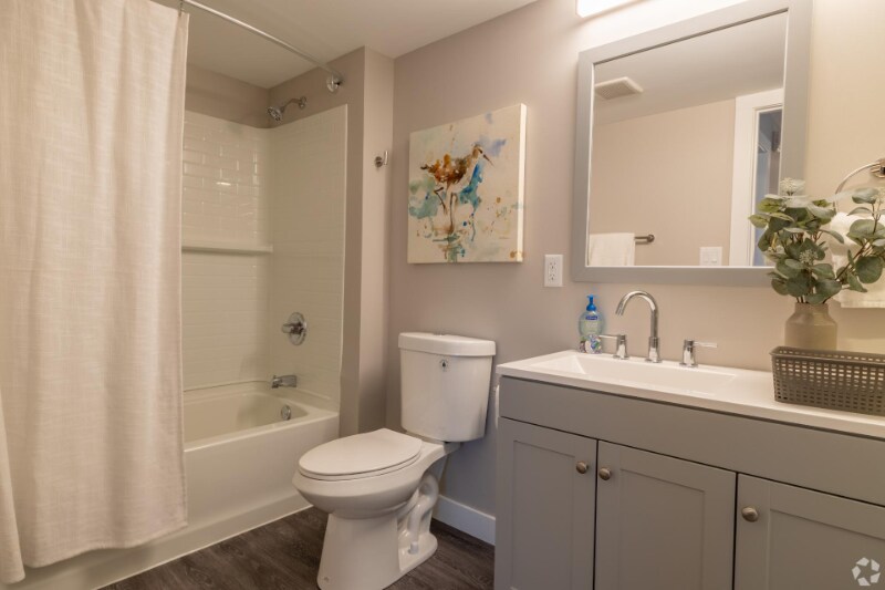 Building Photo - 1616 W Bender Rd