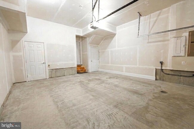 Building Photo - 2056 Alder Ln