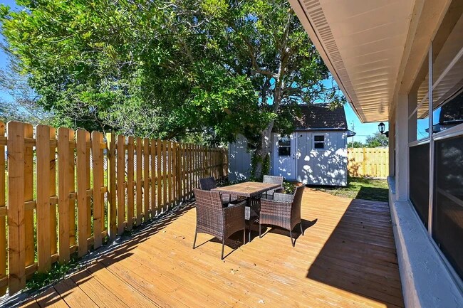 Building Photo - 210 40th Street Ct NW