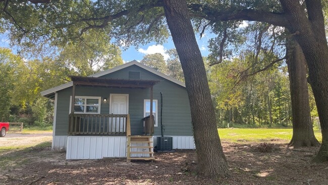 Building Photo - 3 Bed, 1 Bath House
