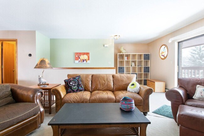 Building Photo - 716 Lagoon Dr