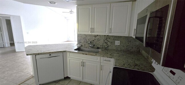 Building Photo - 4149 N Haverhill Rd