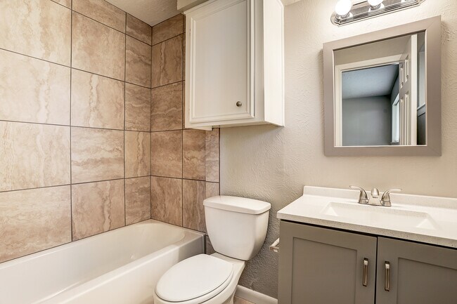 Building Photo - 6407 Crestside Dr