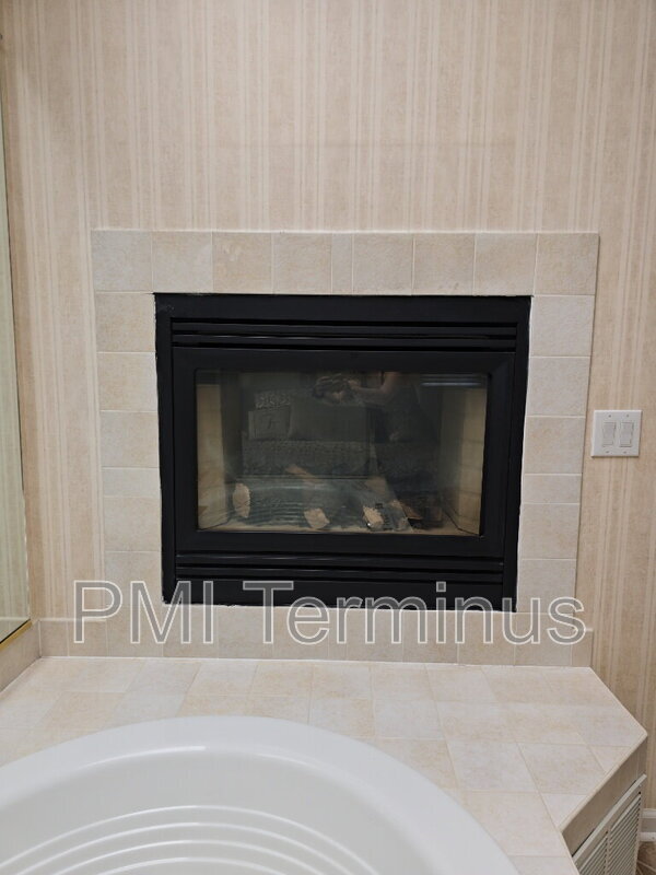 Building Photo - 3307 Fieldwood Dr SE