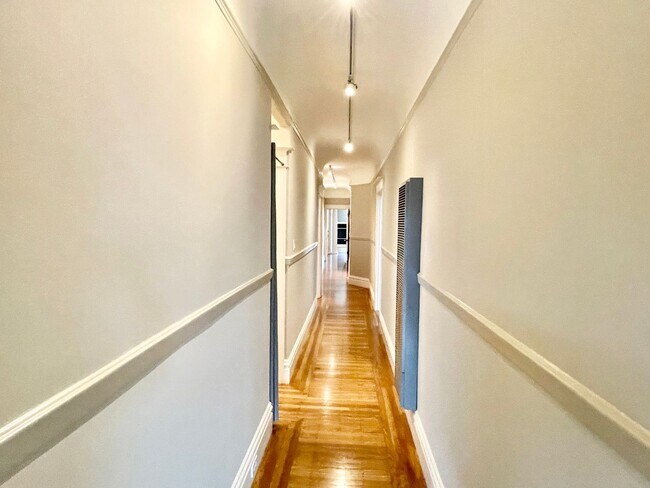 Building Photo - Lower Pacific Heights 2BR/2BA Condo With Bonus Room! Deck! Yard! Garage!  PROGRESSIVE