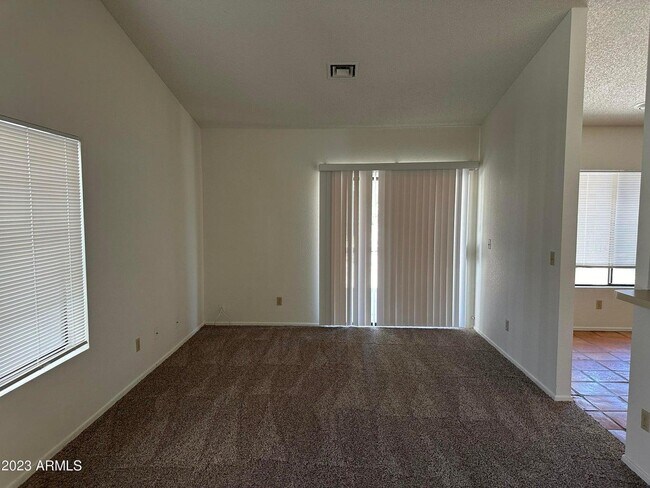 Building Photo - 3712 E Lavender Ln