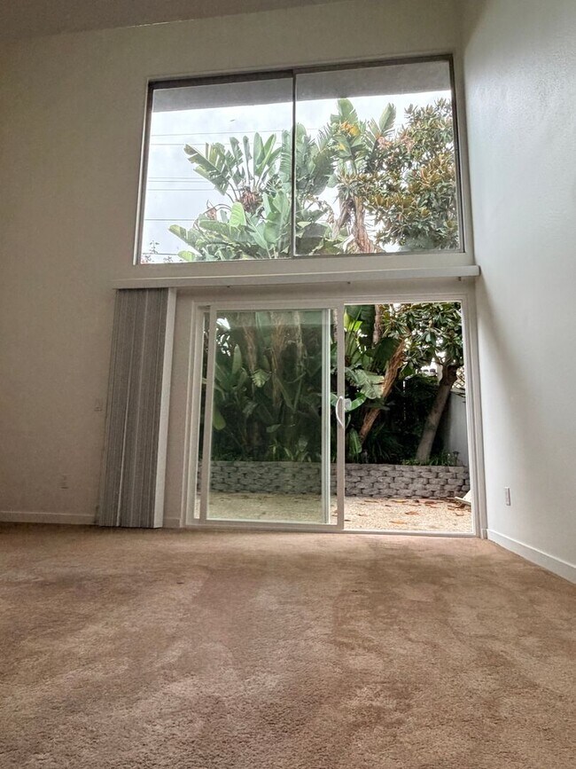 Building Photo - 33938 Alcazar Dr