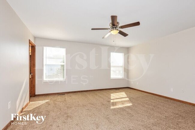 Building Photo - 2 Sassafras Parc Ct