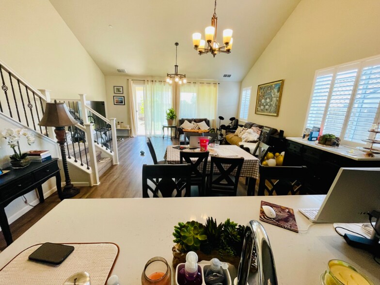 Building Photo - 658 Arlington Wy