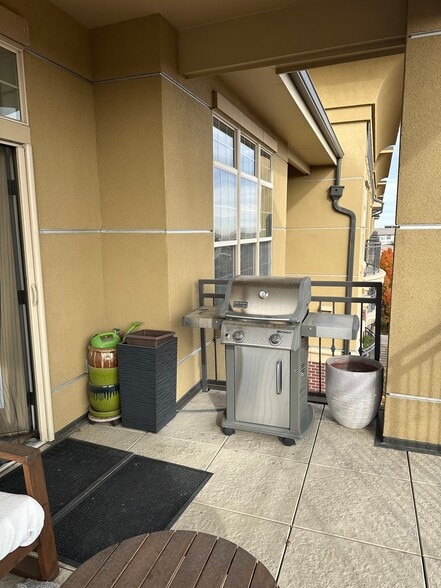 Building Photo - 7820 Inverness Blvd