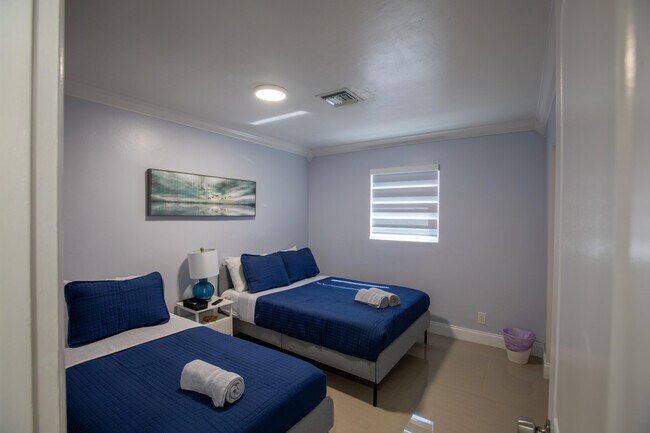 Building Photo - 1853 Florida Mango Rd