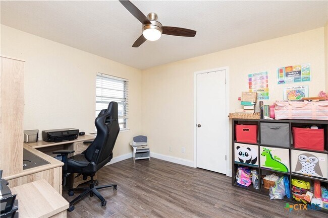 Building Photo - 1906 Nimitz Dr