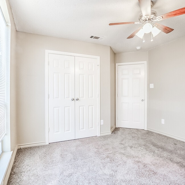Building Photo - 8040 Texridge Dr
