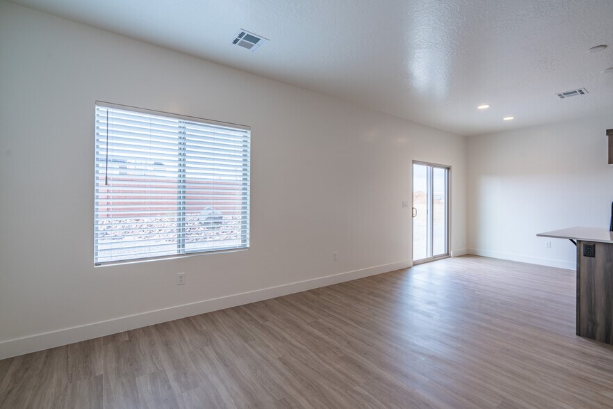 Building Photo - 5680 S Duel Ln
