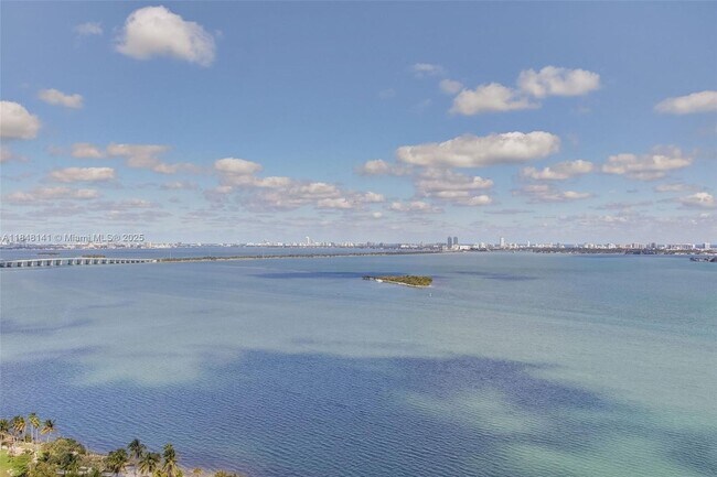 Building Photo - 1756 N Bayshore Dr