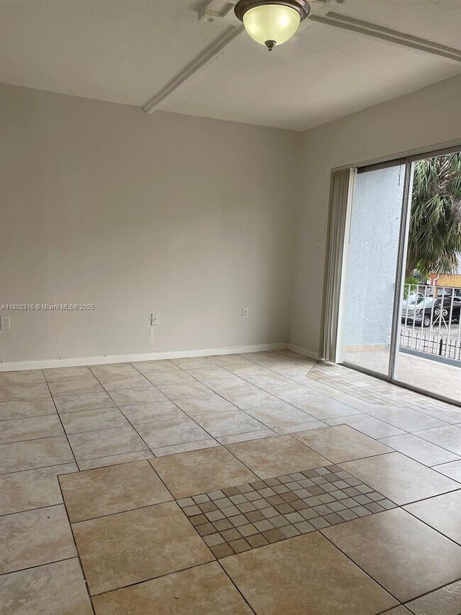 Building Photo - 1655 W 44th Pl