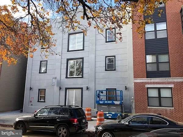 Primary Photo - 980 N Marshall St