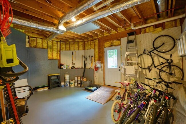 Building Photo - 958 Glenverness Dr