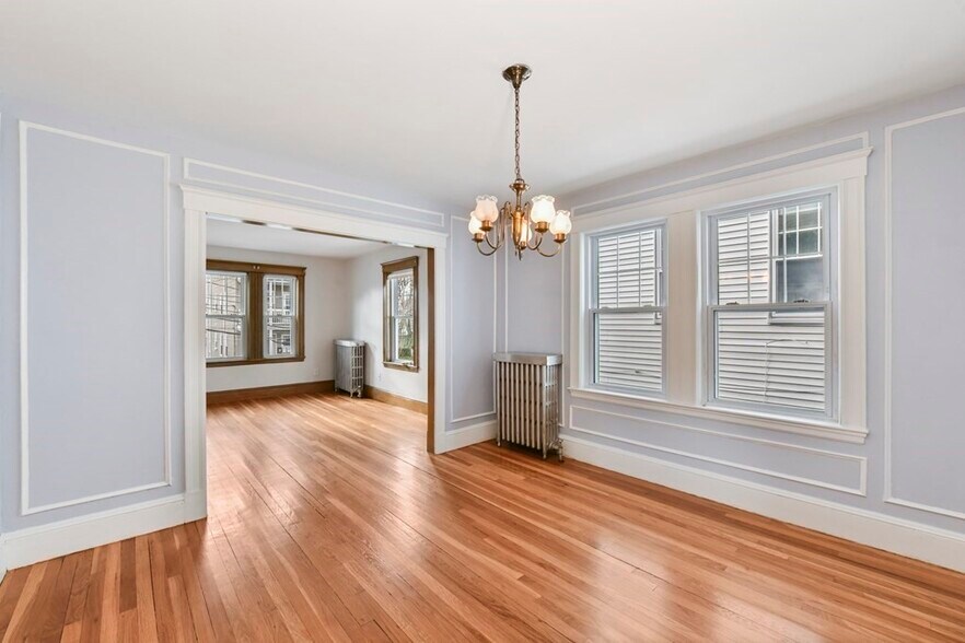 Primary Photo - 22 Wyvern St