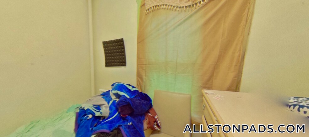 Building Photo - 24 Everett St