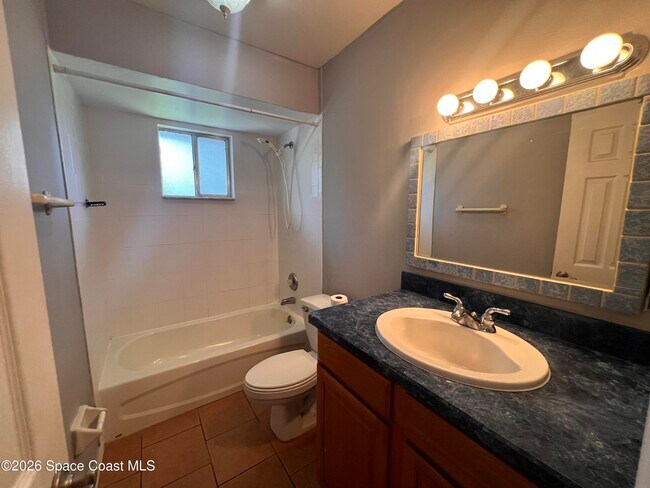 Building Photo - 460 Bargello Ave SE