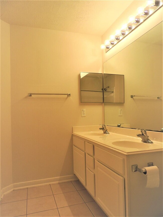 Building Photo - 21722 Mileham Ln