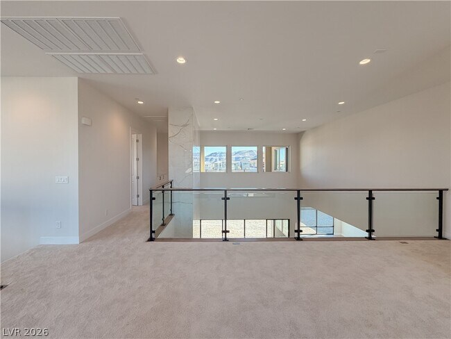 Building Photo - 10761 Canyon Bloom Dr