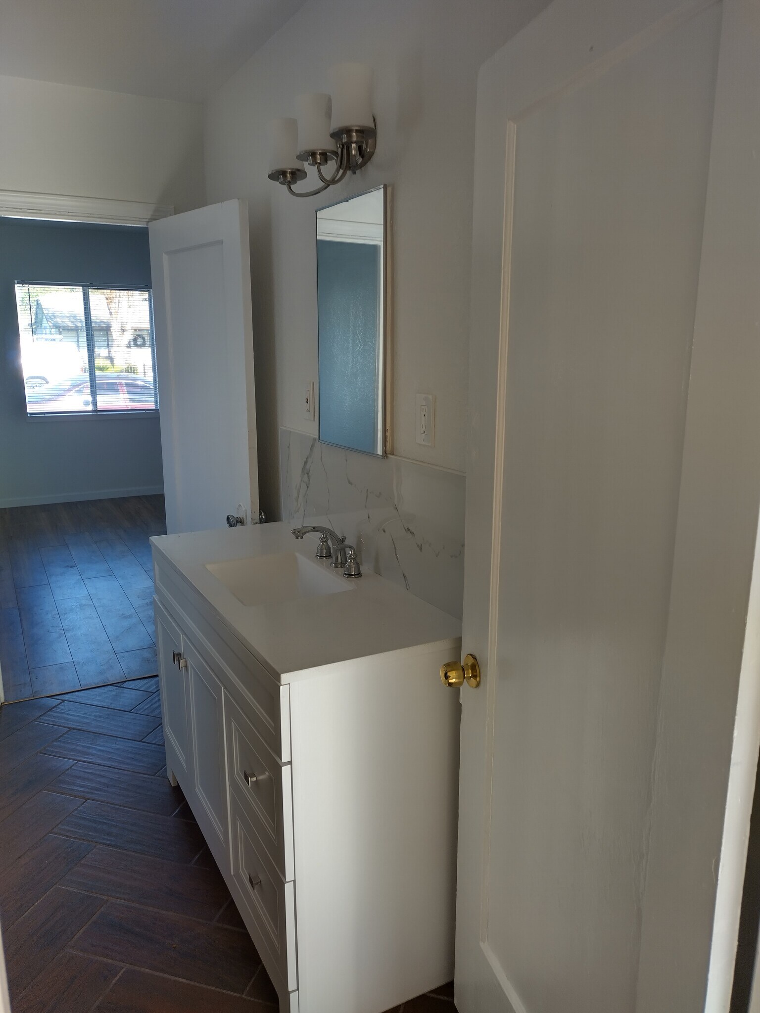 Building Photo - 265 S 21st St